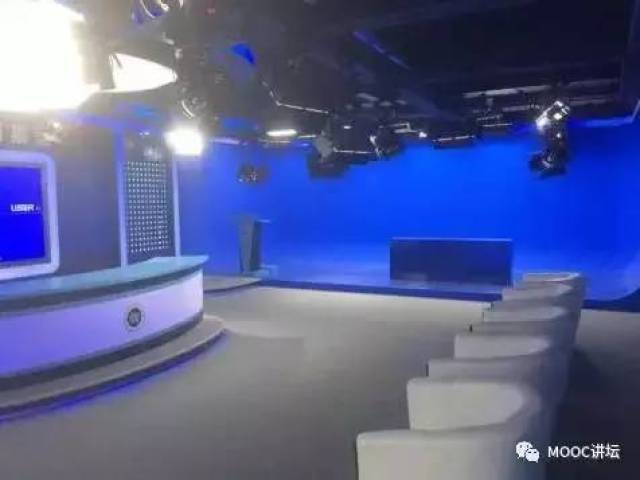 艺术再现了骏马自草原奔腾而来的壮阔画卷