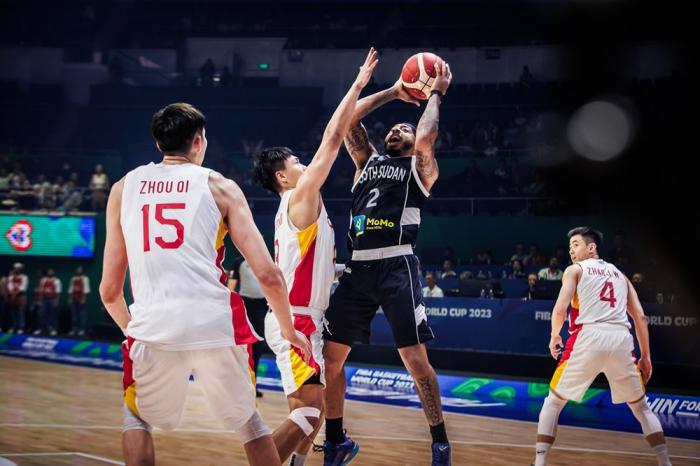 世界杯关键小组赛中国男篮不敌南苏丹，需在后