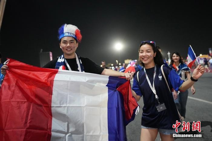 姆巴佩双响助法国两连胜提前出线 世界杯格局悄