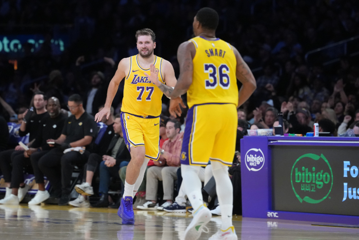 斯玛特关键三分+防守助力