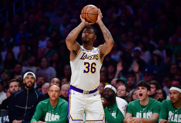 斯玛特关键三分+防守助力湖人逆转掘金火箭