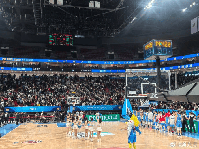 北京男篮力克广州男篮 杰