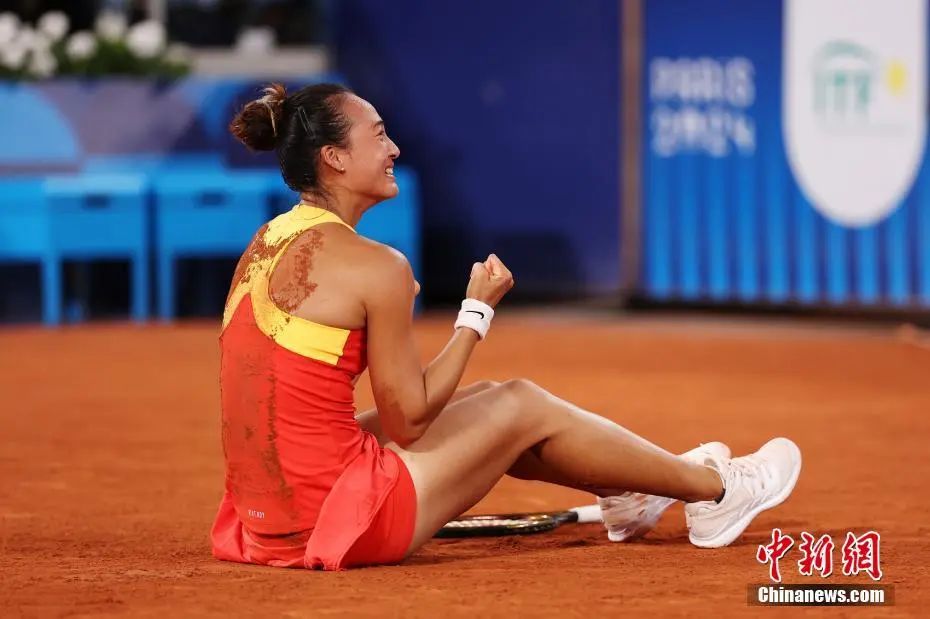 郑钦文红土九连胜创纪录 科贝尔赛后宣布退役