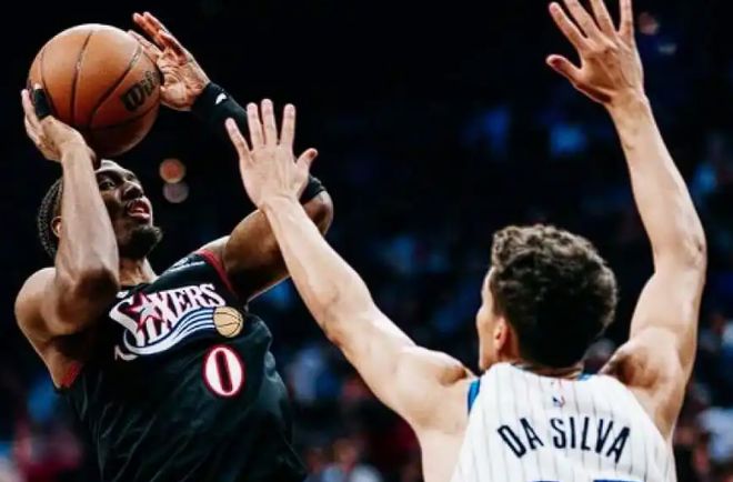 开拓者力克太阳晋级季后赛 76人逆转魔术挺进总