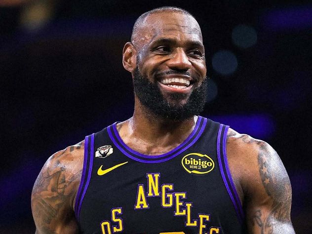 老詹力压小艾亨德森当选NBA今日最佳球员