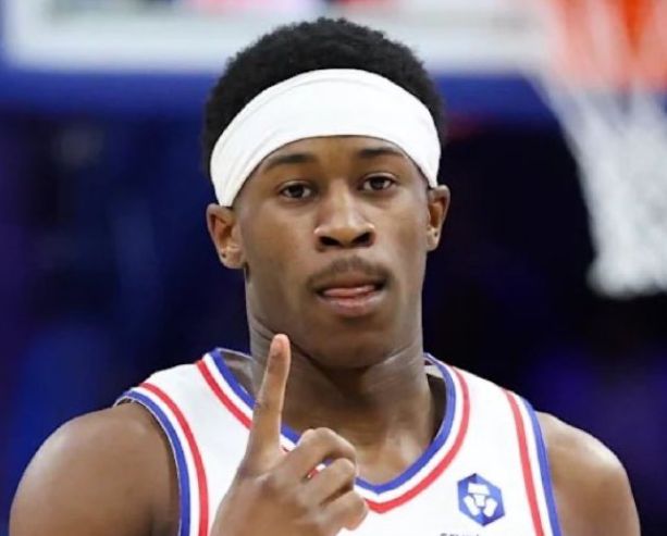 老詹力压小艾亨德森当选NBA今日最佳球员