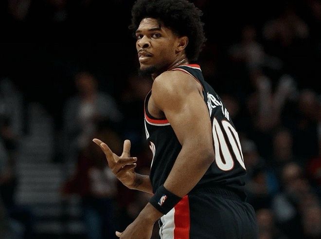 老詹力压小艾亨德森当选NBA今日最佳球员