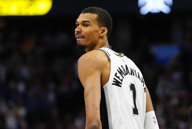 文班亚马脸部着地脑震荡 马刺暂停G2比赛