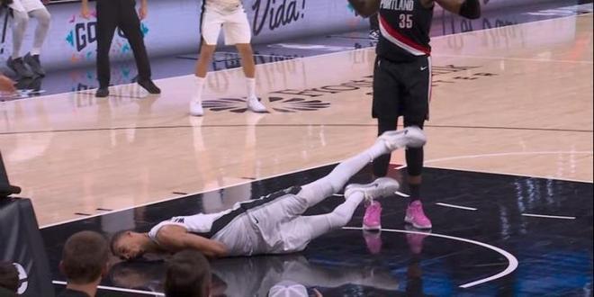 文班亚马脸部着地脑震荡 马刺暂停G2比赛